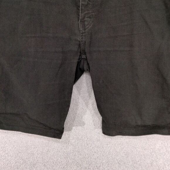 Levis Jean Shorts Mens Sz 38 x 9" Denim Black Cut Off Bermuda  Relaxed Denim - Picture 3 of 11